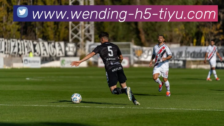 问鼎娱乐APP 高清赛事图